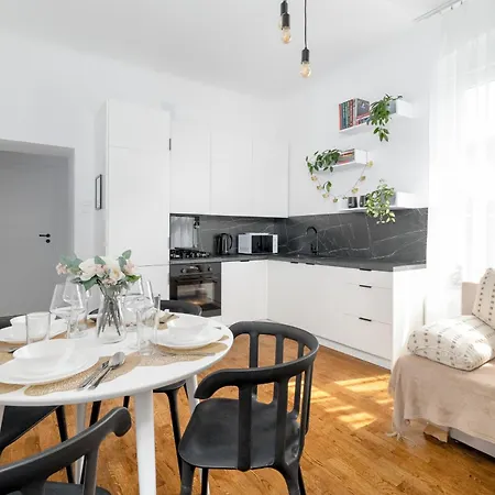Daire Przytulny I Klimatyczny Apartament Na Parterze Z Parkingiem W Poznaniu By Renters *