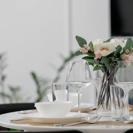Przytulny I Klimatyczny Apartament Na Parterze Z Parkingiem W Poznaniu By Renters Poznan