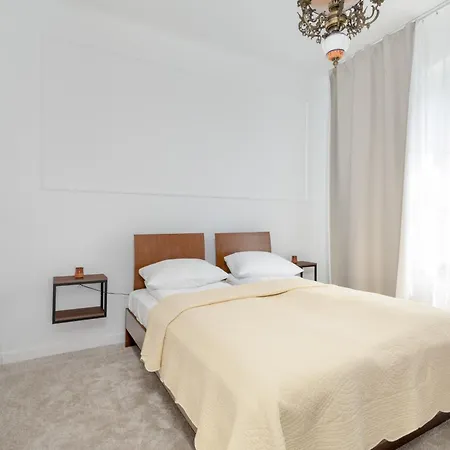 Apartamento Przytulny I Klimatyczny Apartament Na Parterze Z Parkingiem W Poznaniu By Renters *