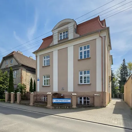 Apartamento Przytulny I Klimatyczny Apartament Na Parterze Z Parkingiem W Poznaniu By Renters Poznan